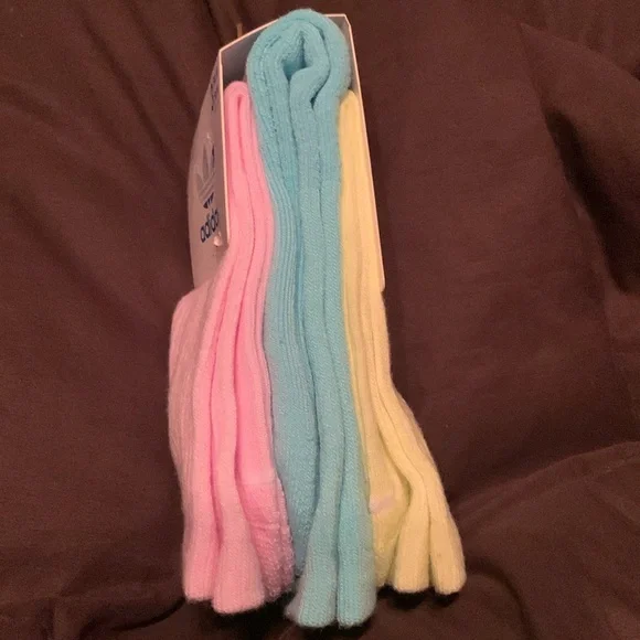 ⚠️⚠️Clearance ⬇️⬇️New Adidas Womens 3 pk crew socks - Picture 3 of 3
